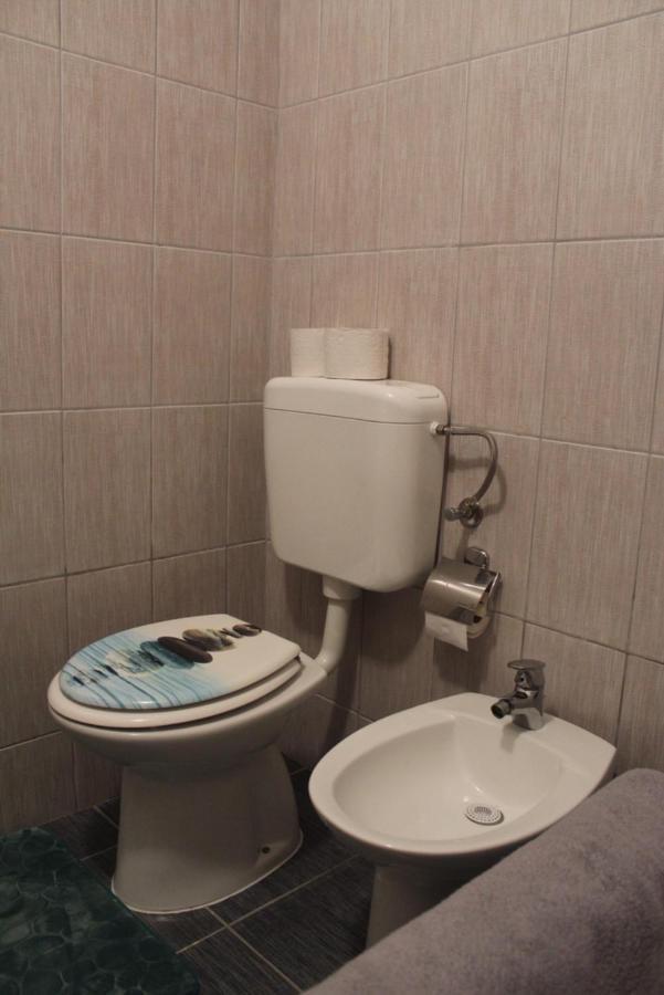 Ferienwohnung Studio Apartman Ivano Ðakovo Exterior foto