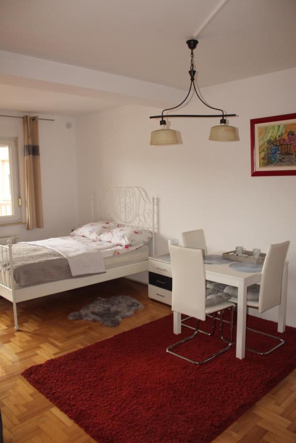 Ferienwohnung Studio Apartman Ivano Ðakovo Exterior foto
